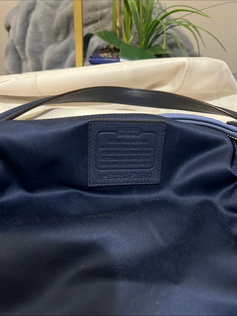 Coach Daisy Spectator White / Blue / Periwinkle Hobo Bag EUC retail $358